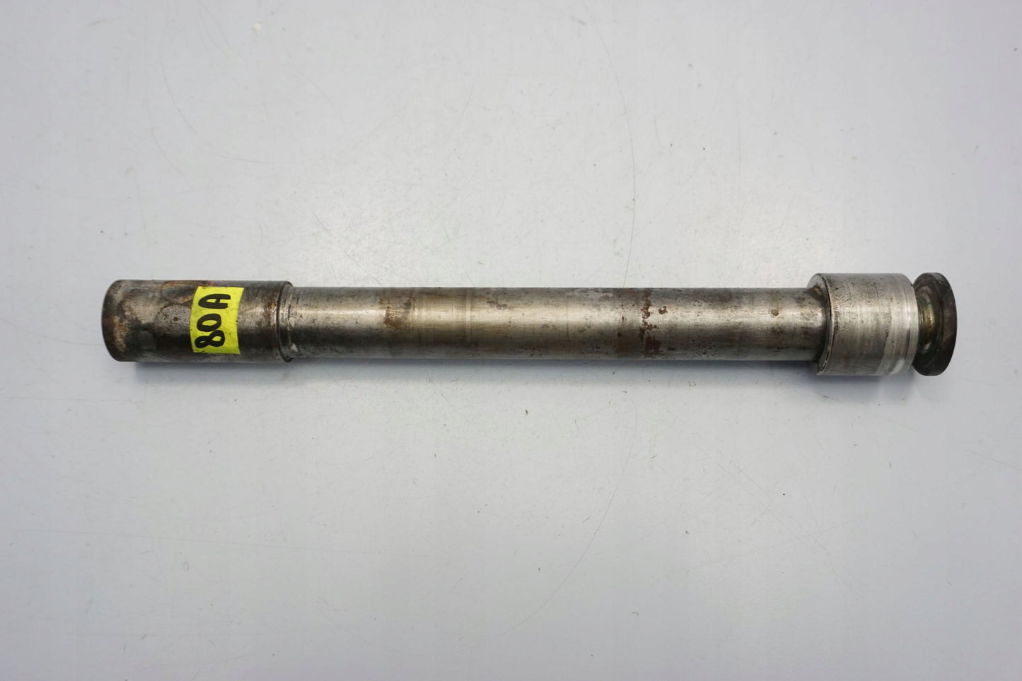 TRIUMPH SPEEDMASTER 865 02-11 Vorderachse Achse vorne Radachse front axle