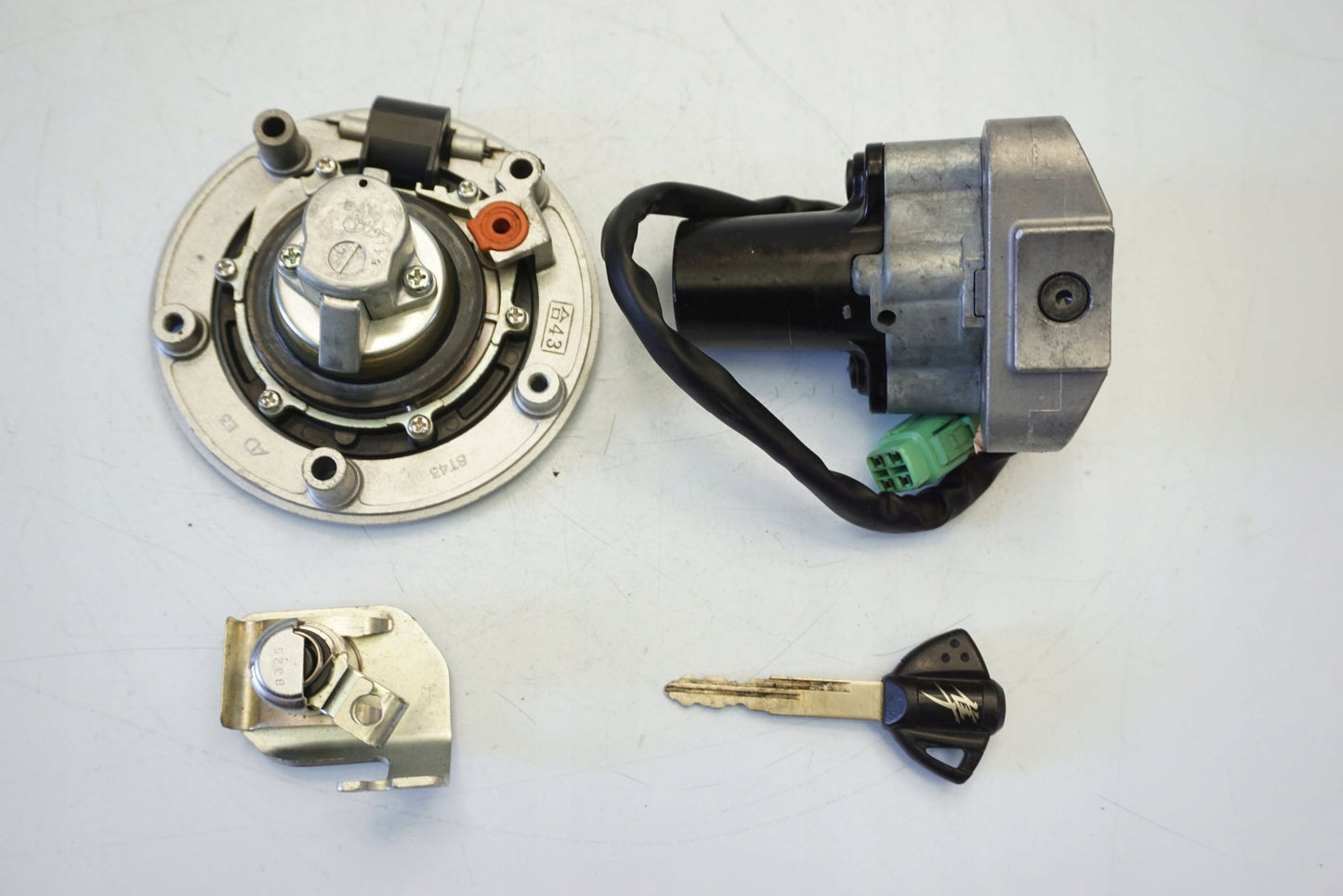 SUZUKI GSX-R 1300 HAYABUSA 08-16 Schlosssatz Zündschloss Lock Set