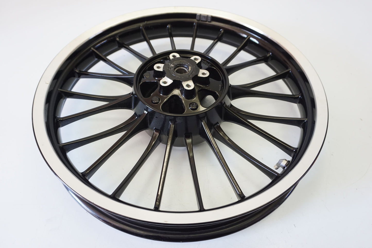 MOTO GUZZI V9 ROAMER Felge vorne Wheel Vorderrad 6