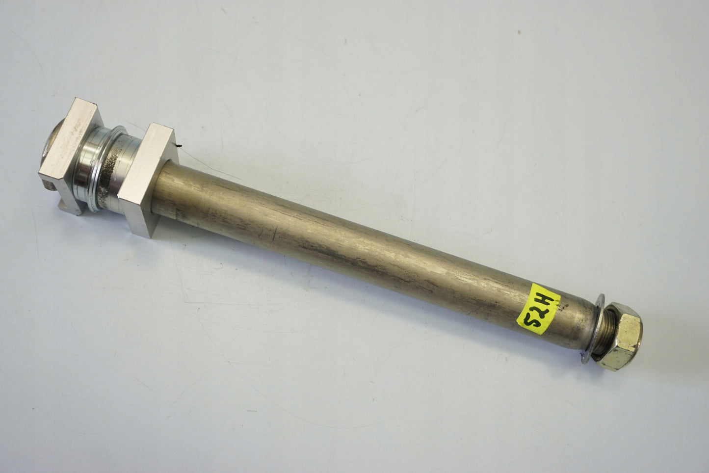 YAMAHA MT-09 21- Hinterachse Achse hinten Radachse rear axle