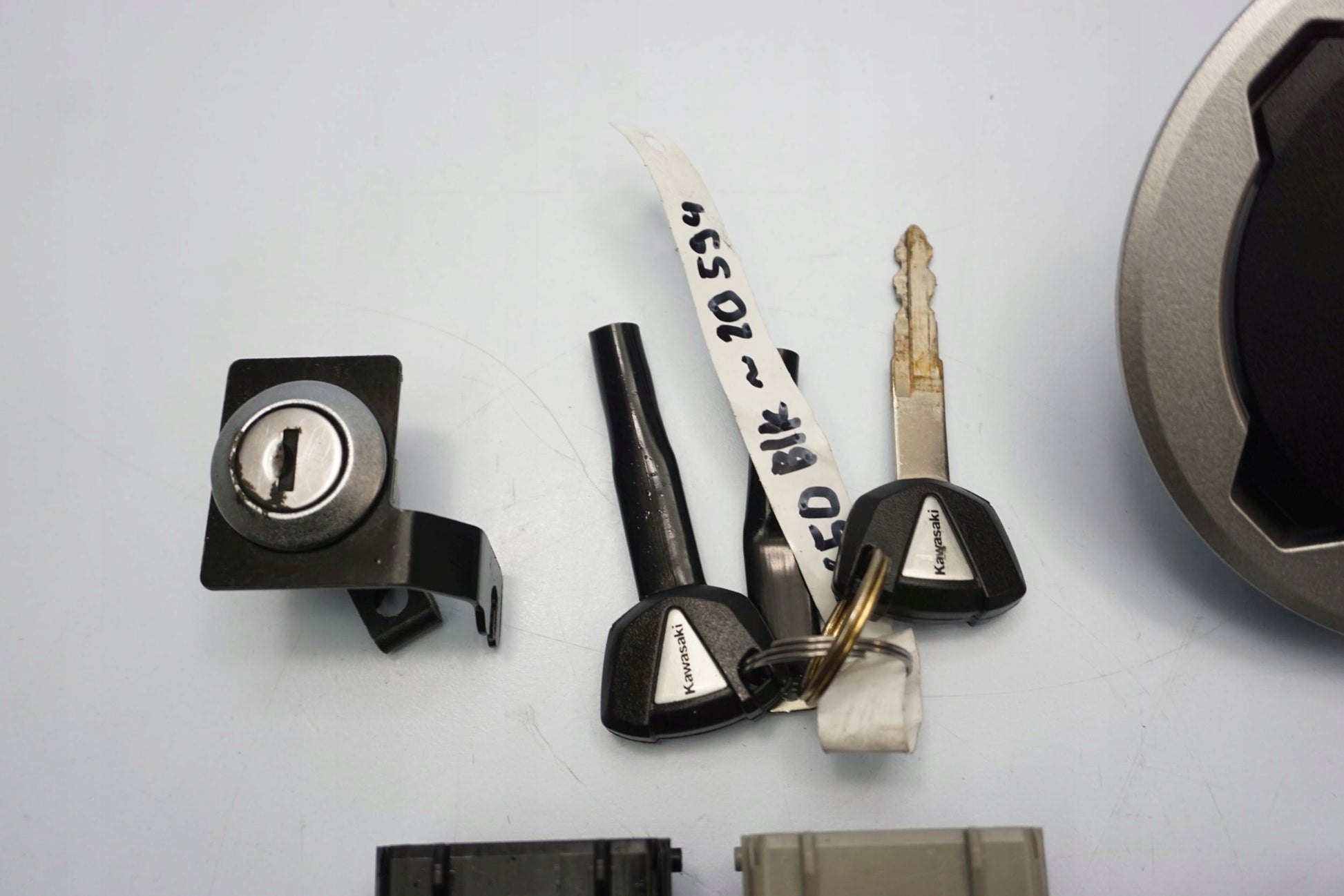 KAWASAKI Z 650 20-22 Schlosssatz Zündschloss Lock Set 12