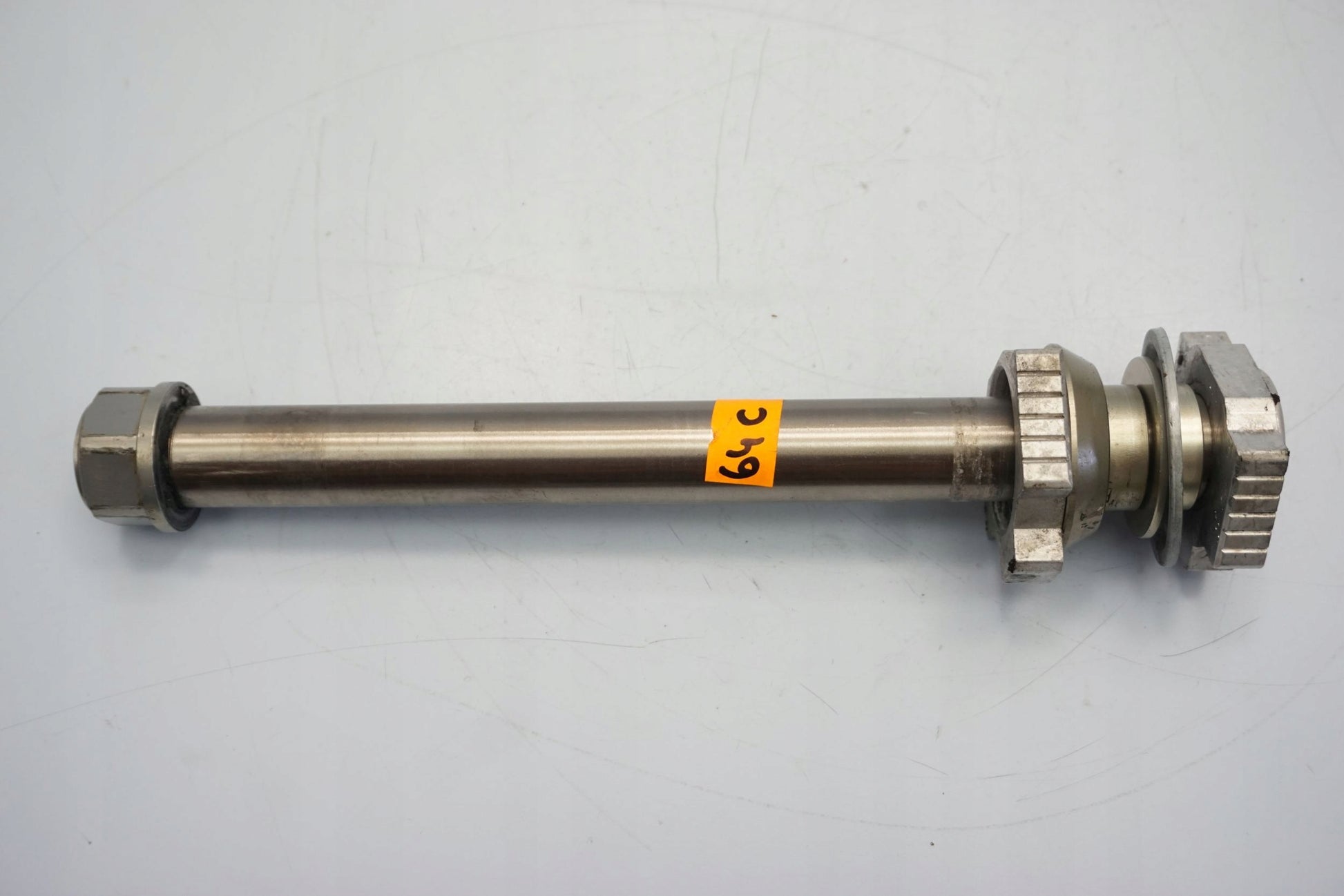 KTM 690 DUKE 16-19 Hinterachse Achse hinten Radachse rear axle 3