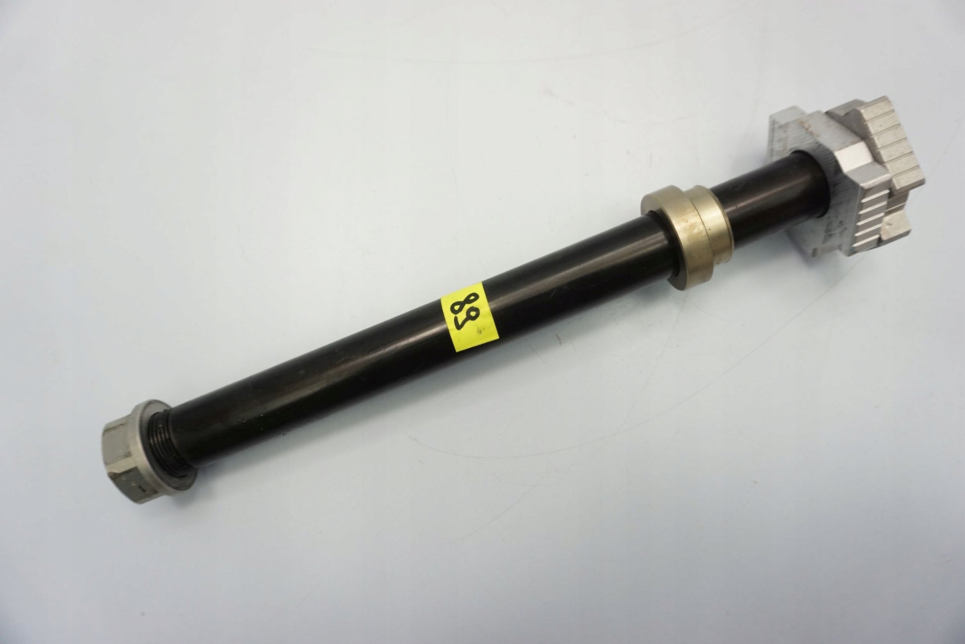 KTM 1050 ADVENTURE 15- Hinterachse Achse hinten Radachse rear axle 5
