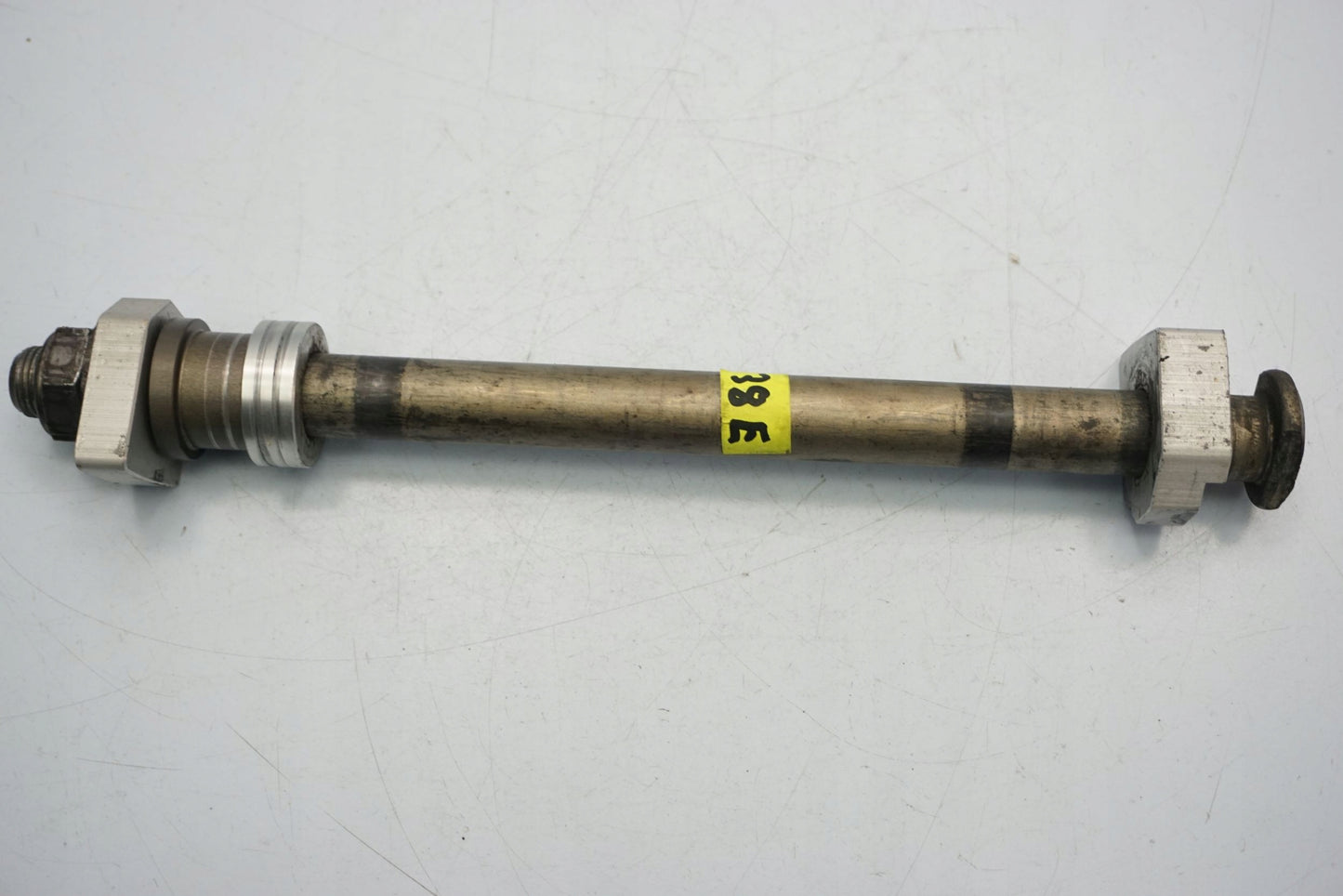 TRIUMPH TIGER 800 10-14 Hinterachse Achse hinten Radachse rear axle