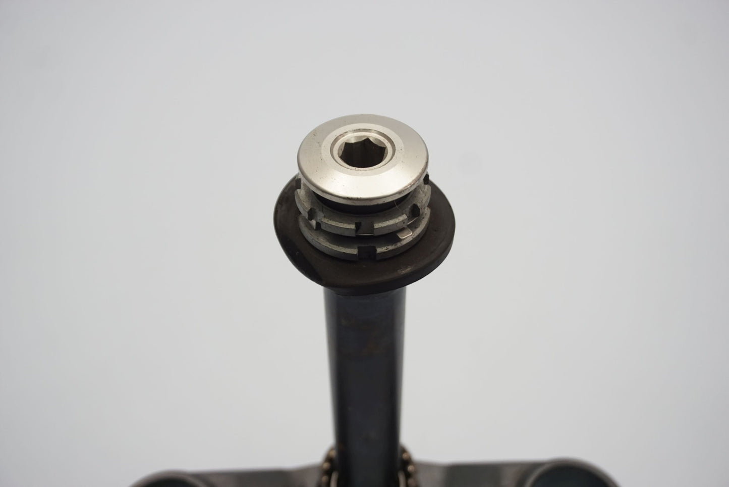 MOTO GUZZI BREVA V 1100 untere Gabelbrücke Triple Clamp unten 2