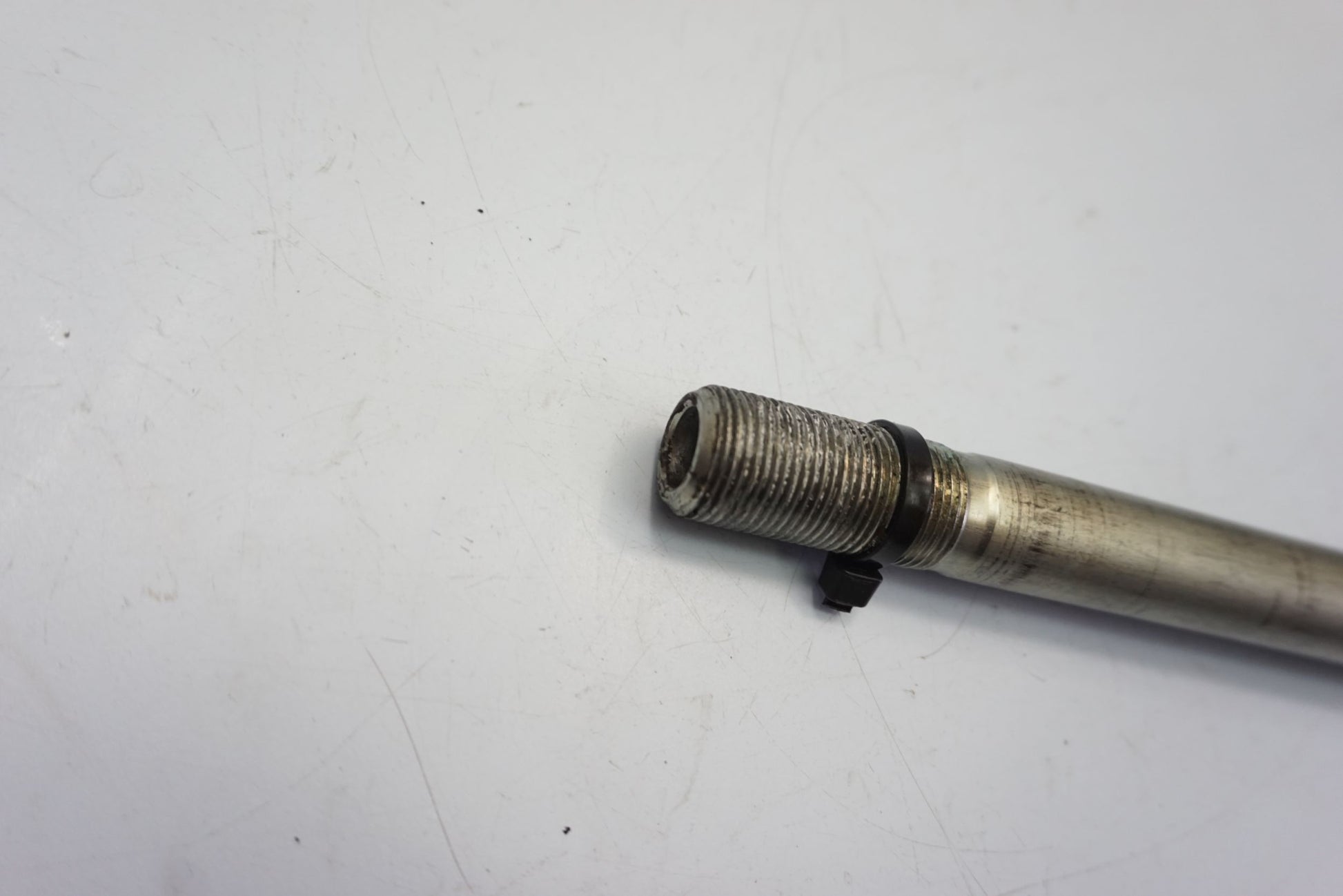 KAWASAKI Z-800 13-17 Vorderachse Achse vorne Radachse front axle 5