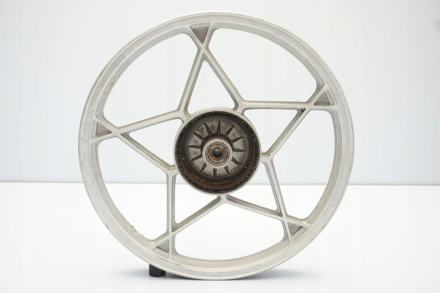 SUZUKI GSX 250 Felge hinten Wheel Hinterrad