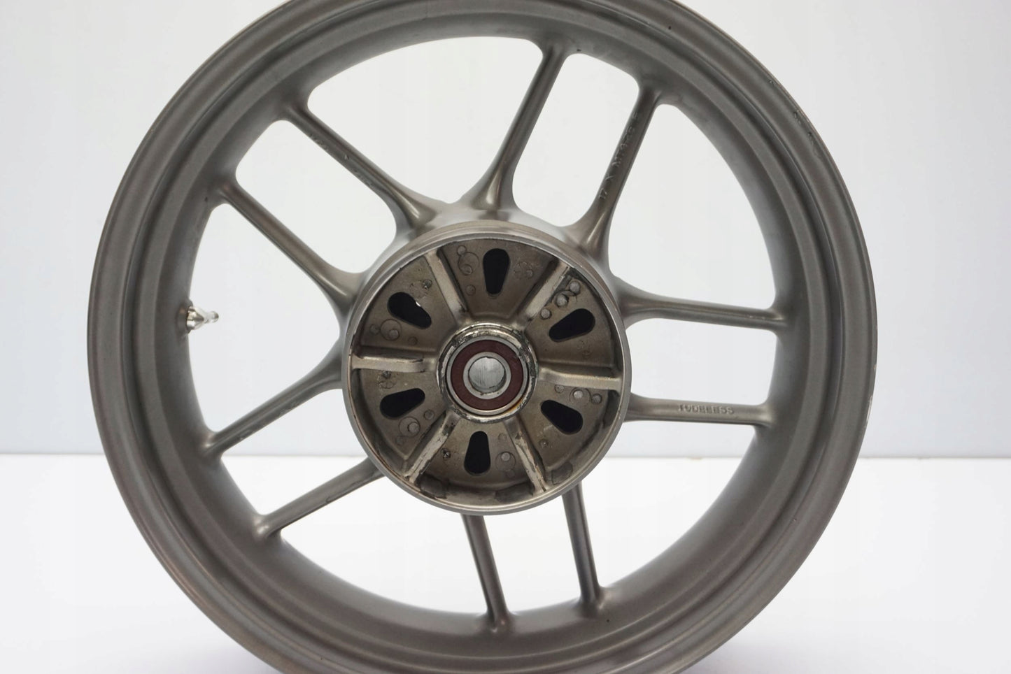 TRIUMPH TIGER 800 10-17 Felge hinten Wheel Hinterrad