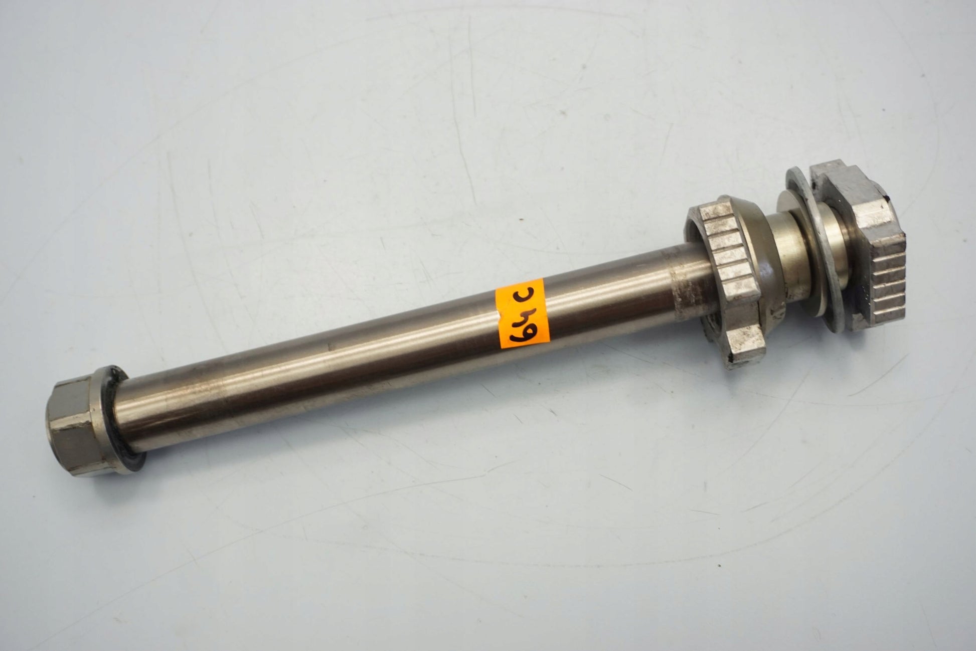 KTM 690 DUKE 16-19 Hinterachse Achse hinten Radachse rear axle 5