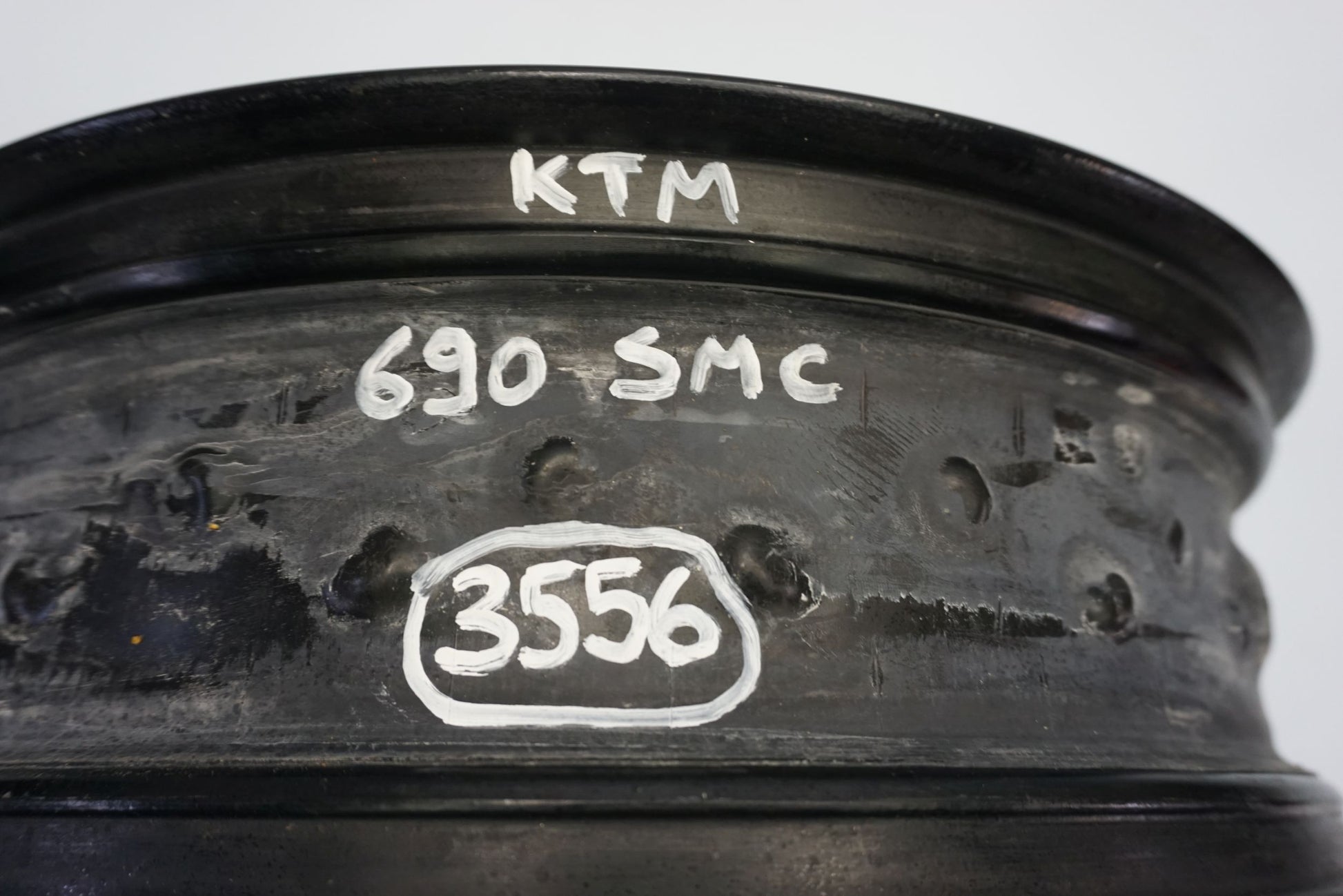 KTM 690 SMC 09-11 Felge hinten Wheel Hinterrad 4