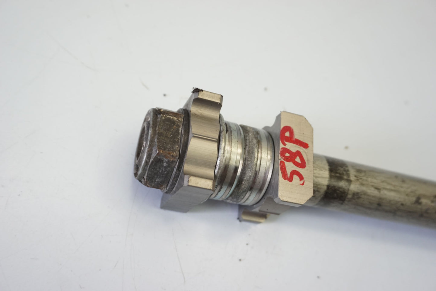 HONDA CBR 929RR SC44 Hinterachse Achse hinten Radachse rear axle