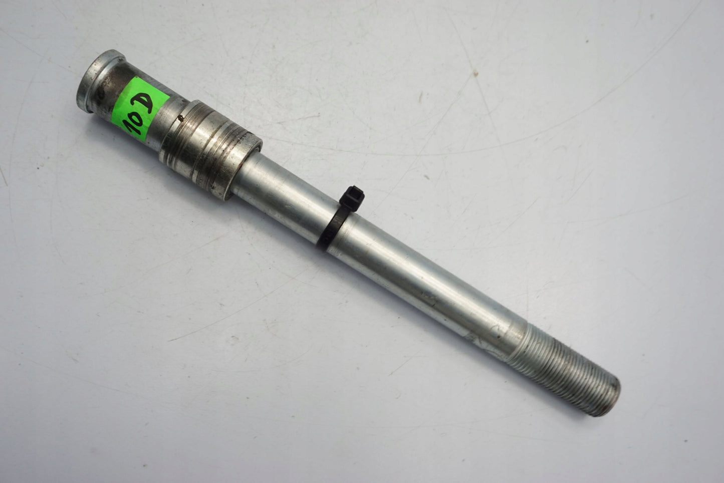 KAWASAKI ER-6F 650 12-17 Vorderachse Achse vorne Radachse front axle 2