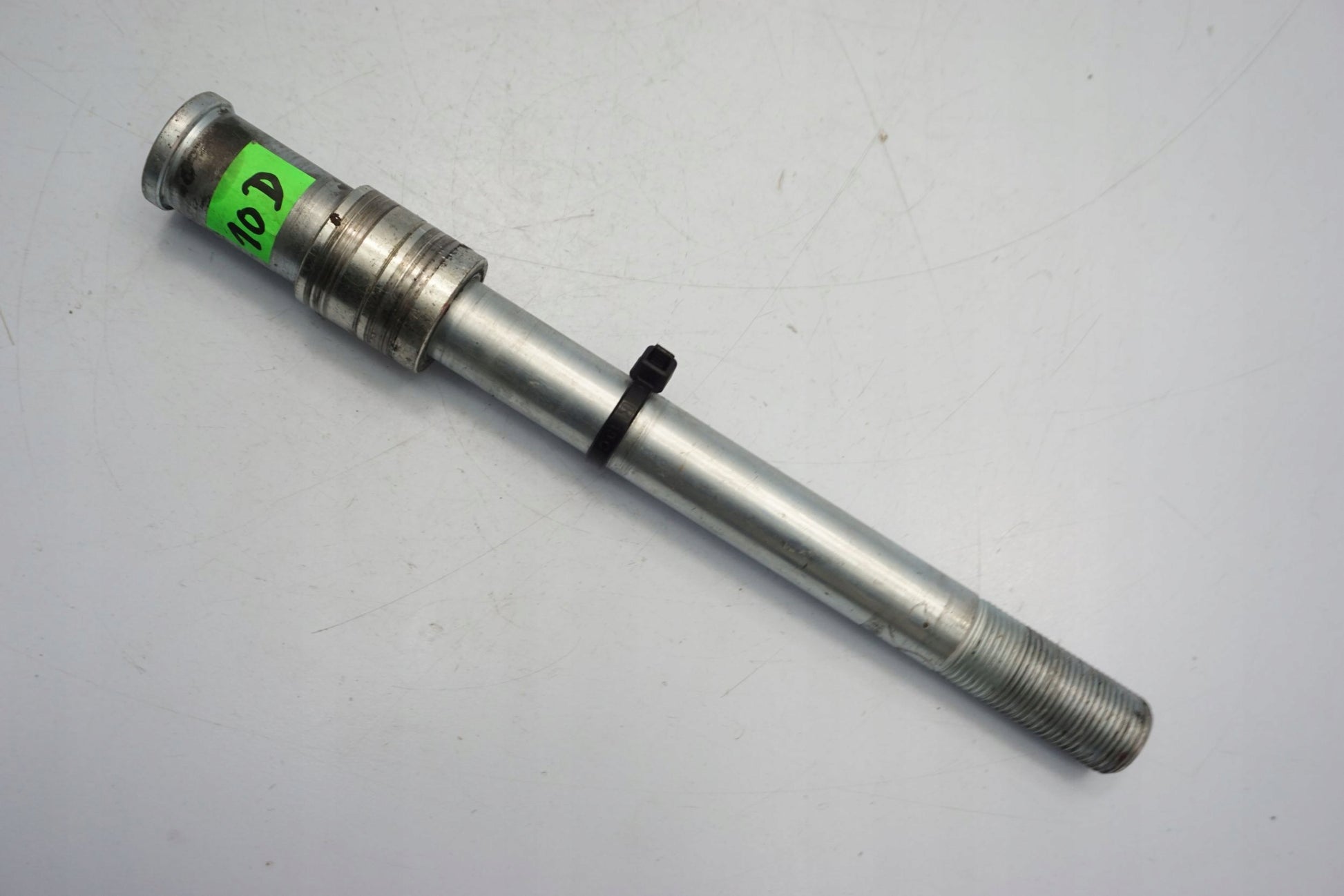 KAWASAKI ER-6F 650 12-17 Vorderachse Achse vorne Radachse front axle 2