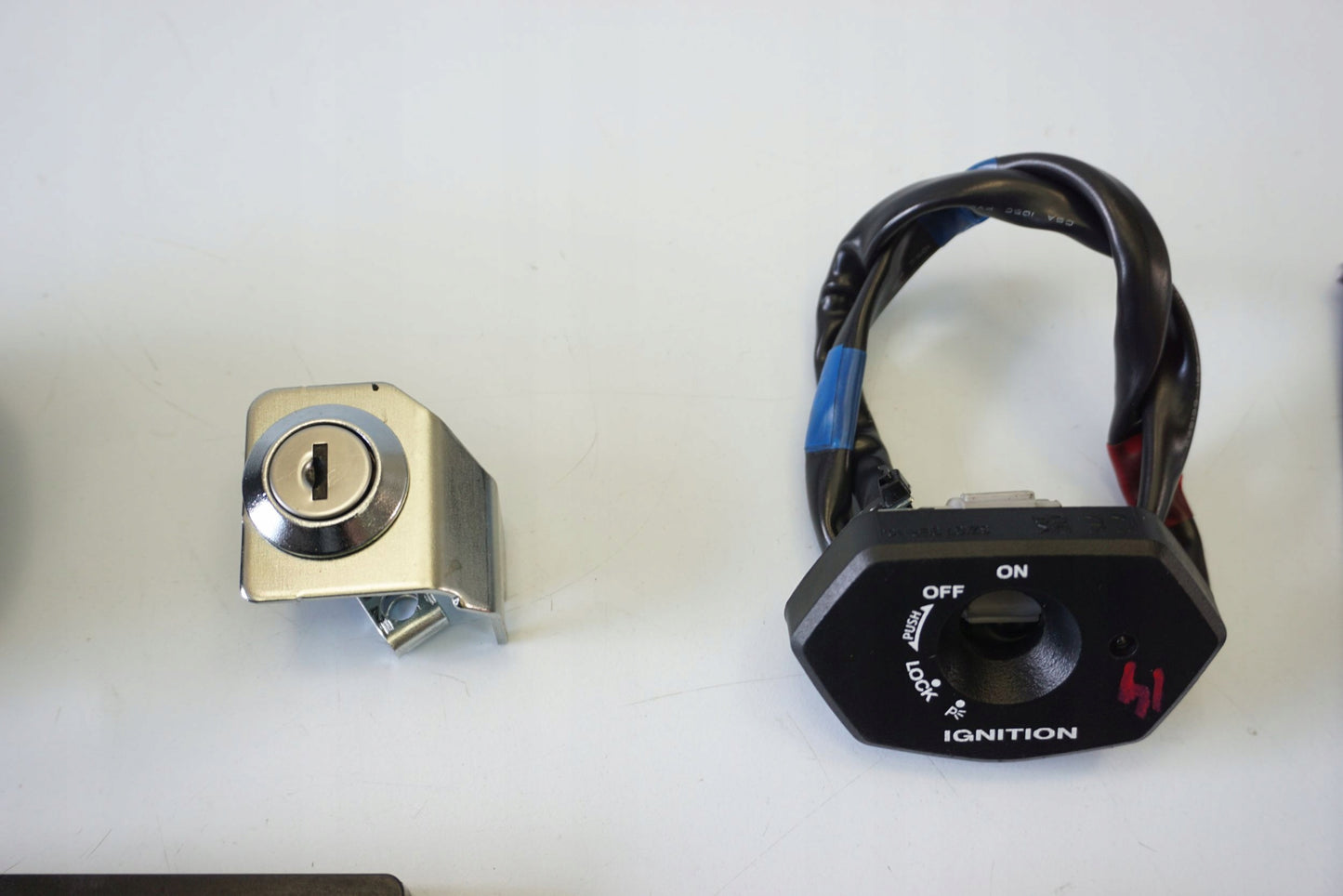 SUZUKI GSX-R 1300 HAYABUSA 21- Schlosssatz Zündschloss Lock Set