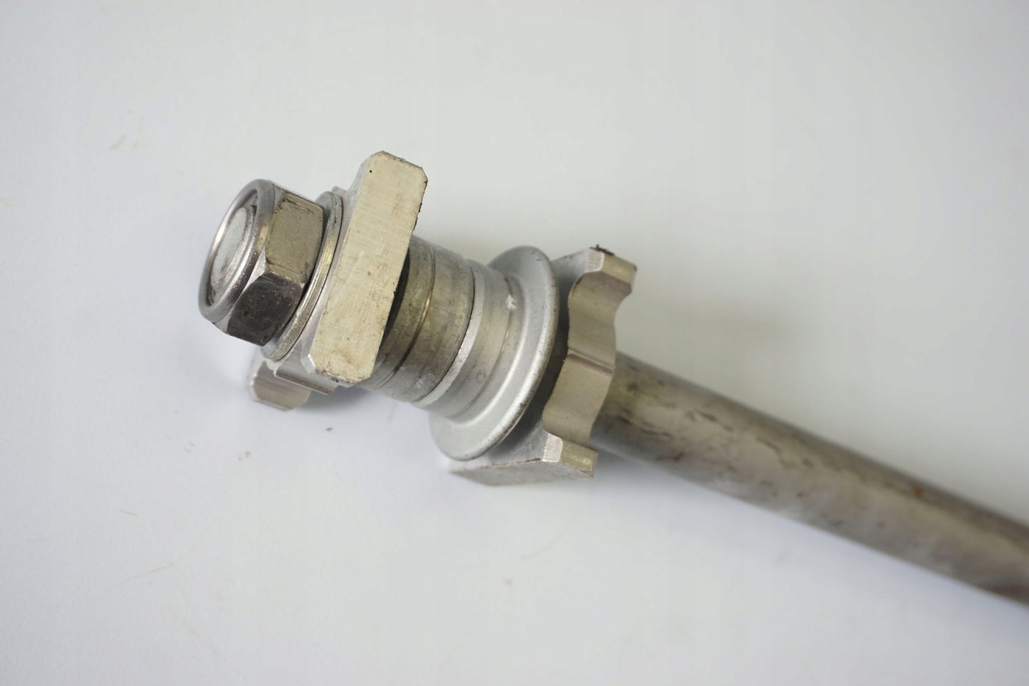 HONDA CB 650 R 19- Hinterachse Achse hinten Radachse rear axle