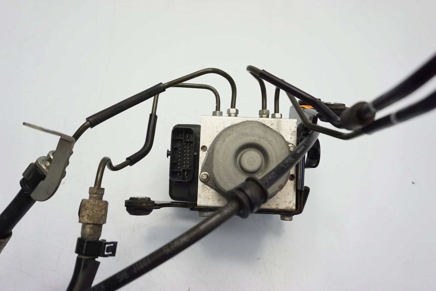 SUZUKI DL 1000 V-STROM 14-16 ABS Pumpe Druckmodulator 8