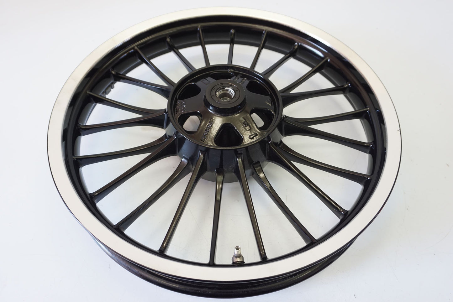 MOTO GUZZI V9 ROAMER Felge vorne Wheel Vorderrad 3