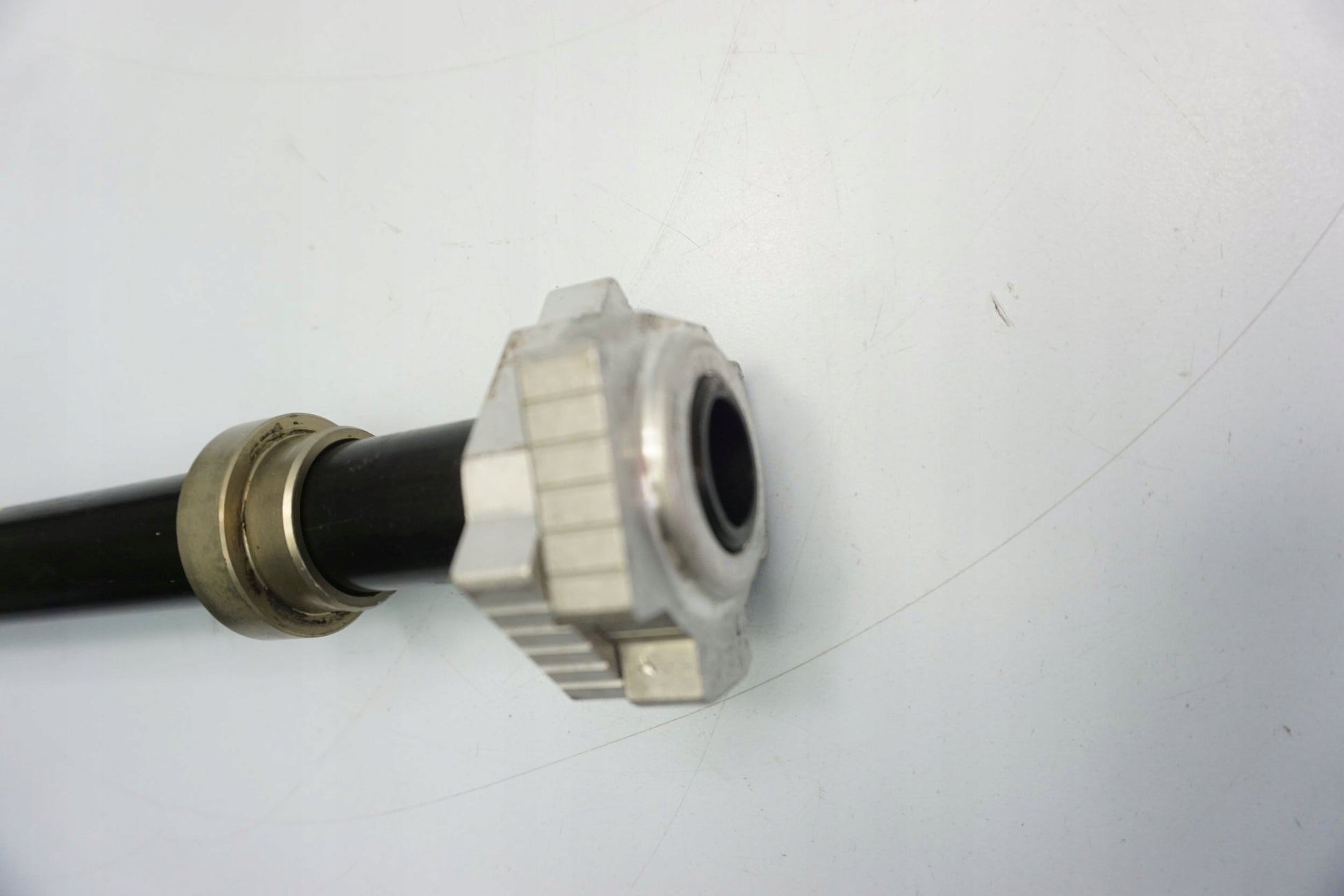 KTM 1050 ADVENTURE 15- Hinterachse Achse hinten Radachse rear axle 3