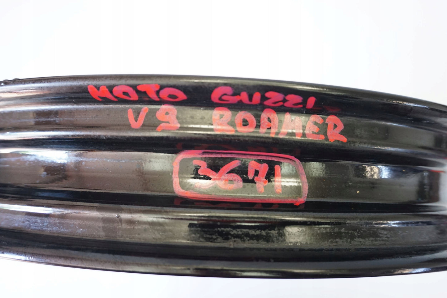 MOTO GUZZI V9 ROAMER Felge vorne Wheel Vorderrad 10