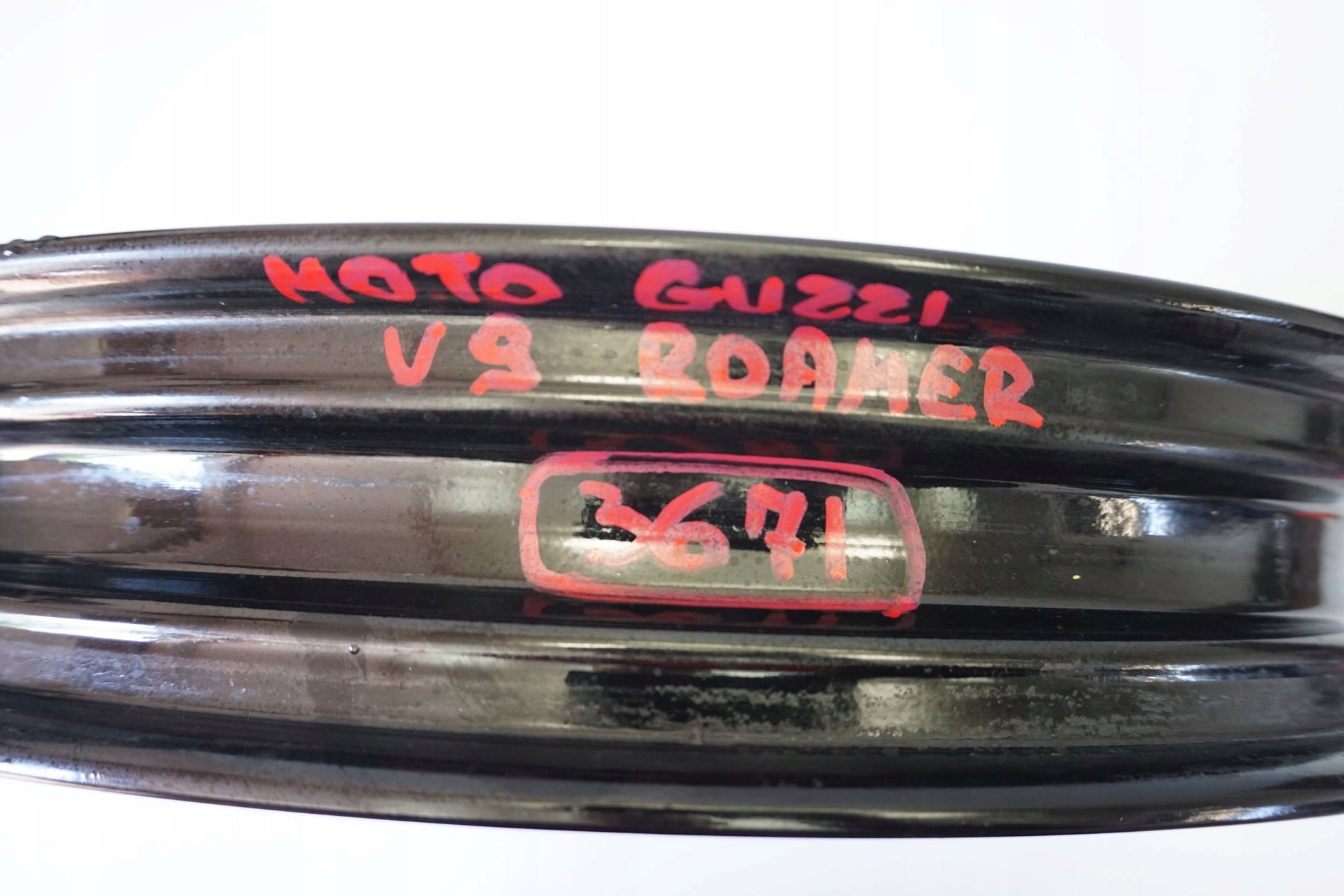 MOTO GUZZI V9 ROAMER Felge vorne Wheel Vorderrad 10