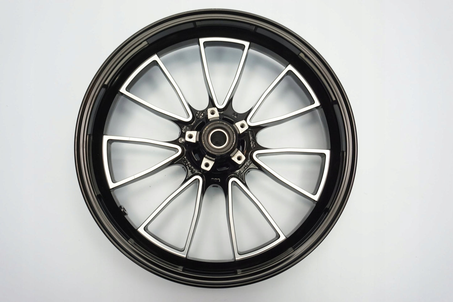 DUCATI DIAVEL 1200 Felge vorne Wheel Vorderrad