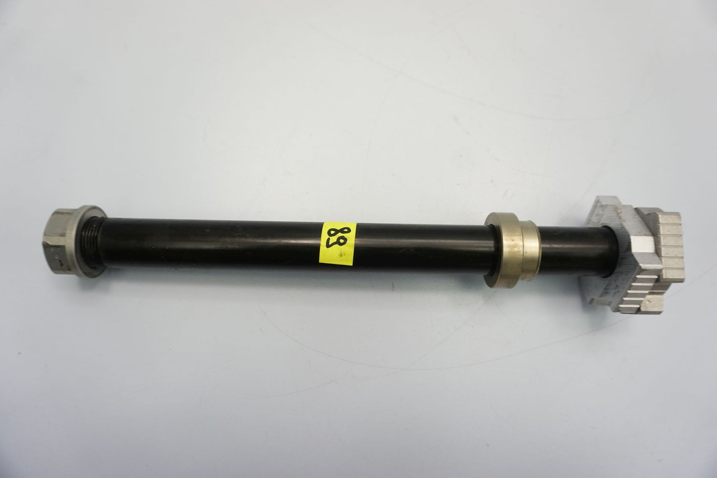 KTM 1050 ADVENTURE 15- Hinterachse Achse hinten Radachse rear axle 4