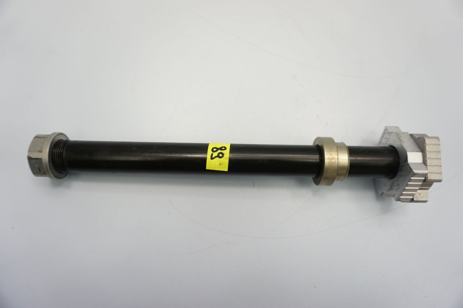 KTM 1050 ADVENTURE 15- Hinterachse Achse hinten Radachse rear axle 4