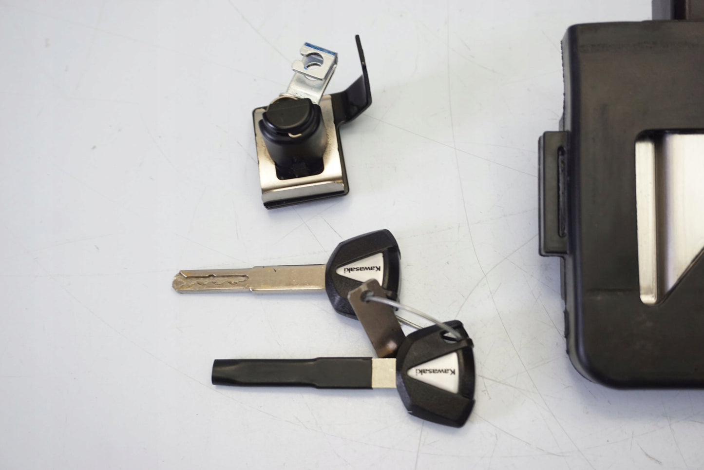 KAWASAKI ZX-10R 21-22 Schlosssatz Zündschloss Lock Set 15